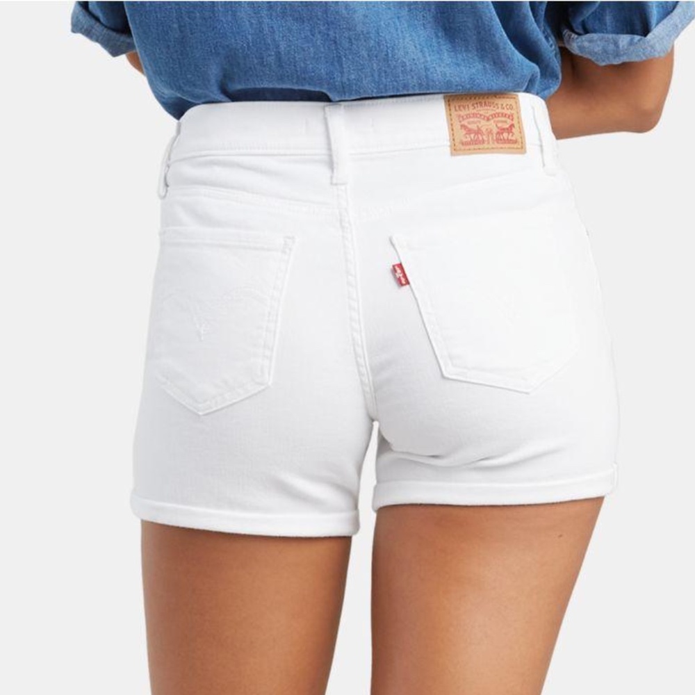 NWT Levis mid length white denim cuffed shorts 984